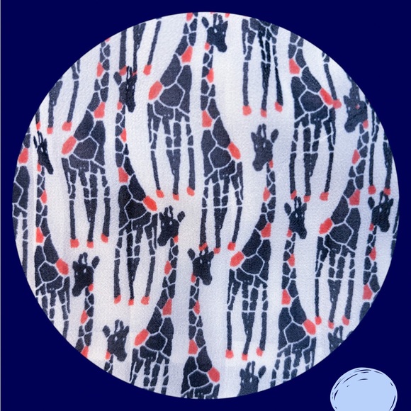 Short blue and white chiffon skirt - Picture 2 of 3